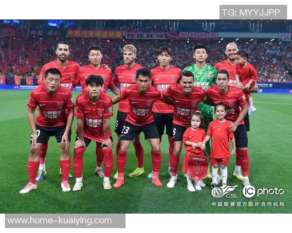 这就是足球的魅力与激情展现了团队精神与个人奋斗的完美结合